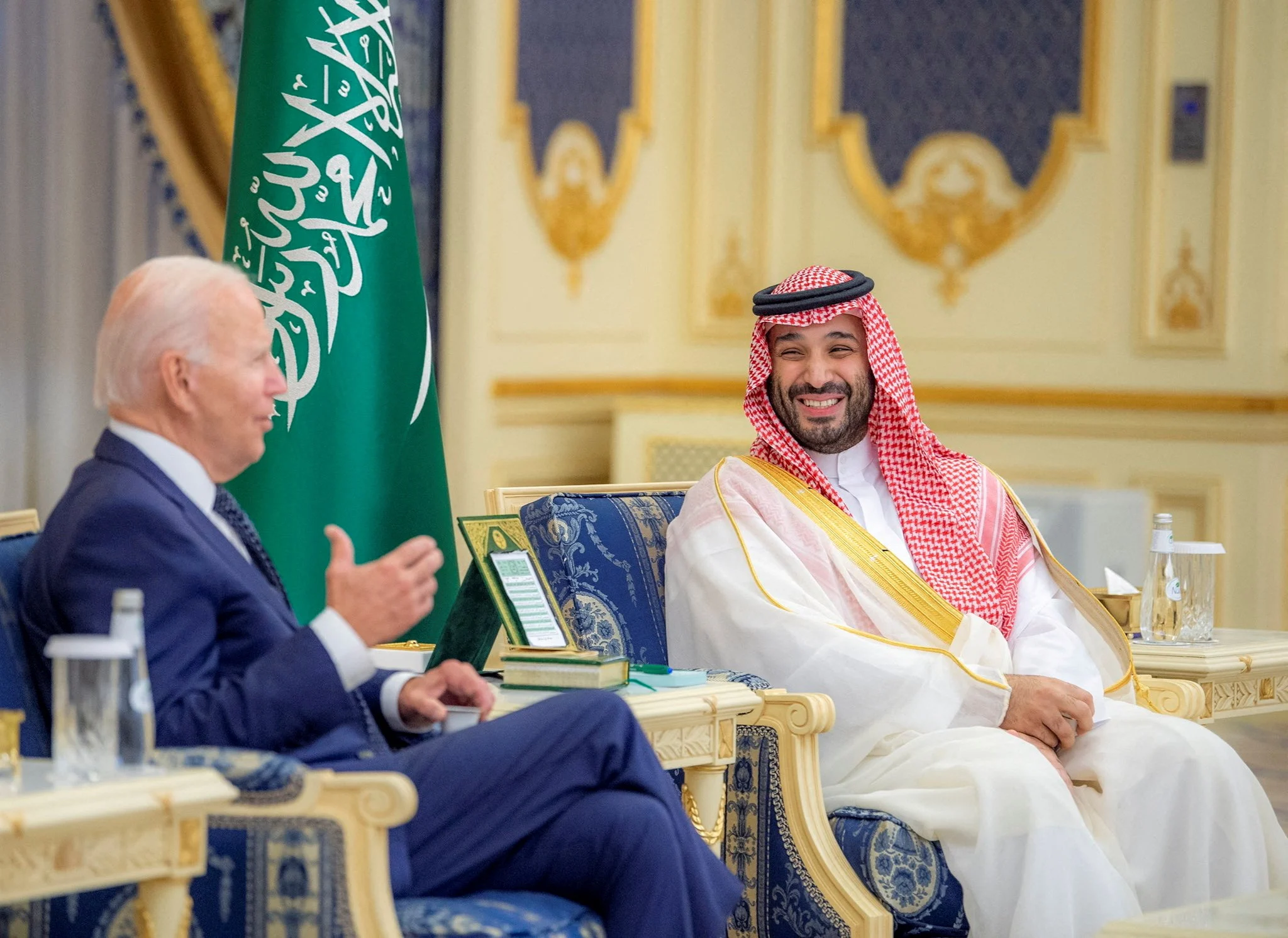נשיא ארה''ב ג'ו ביידן עם יורש העצר הסעודי מוחמד בן סלמאן