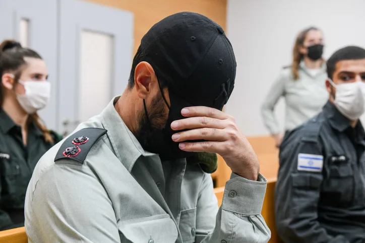 סא''ל דן שרוני הנאשם בצילום חיילות בסתר בבית הדין הצבאי