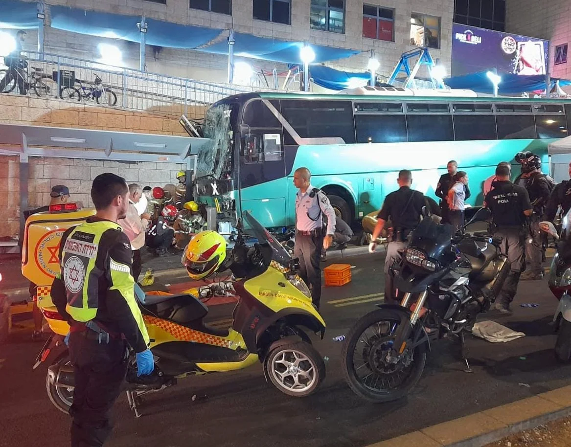 זירת תאונת האוטובוס בירושלים