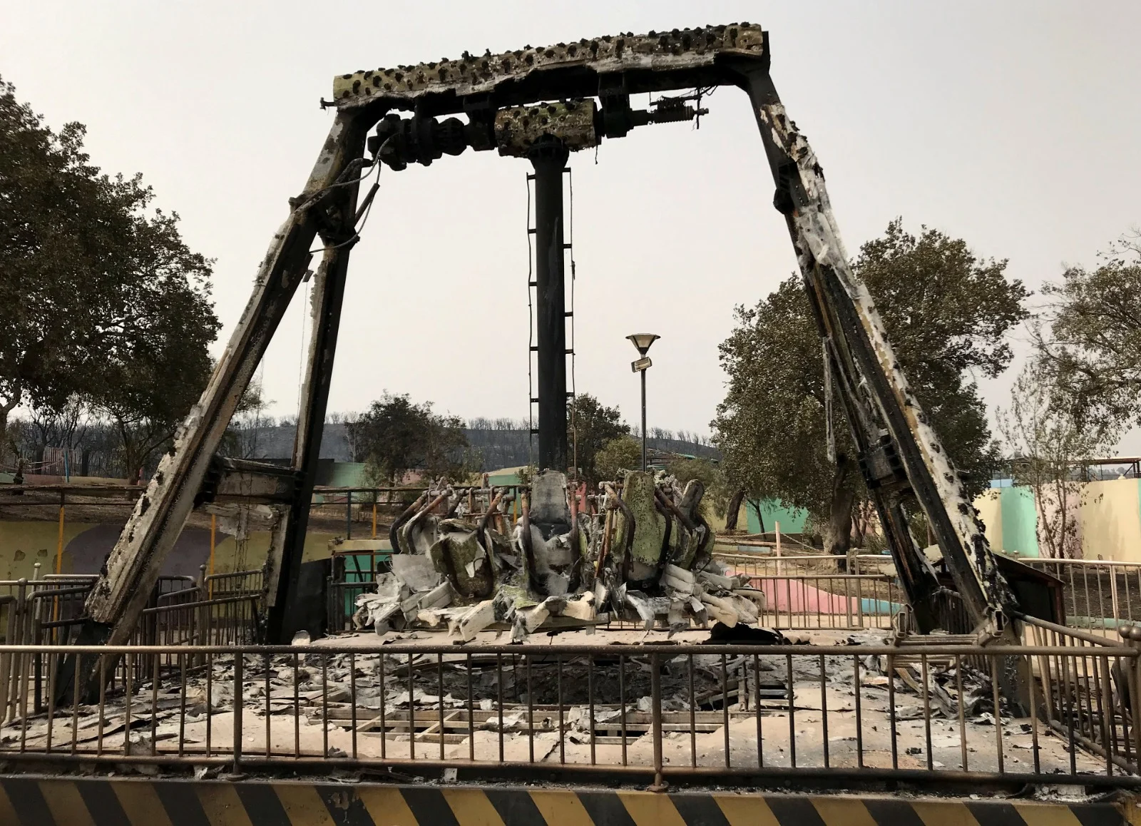 פארק שעשועים שהתלקח בשריפות בצפון אלג'יריה