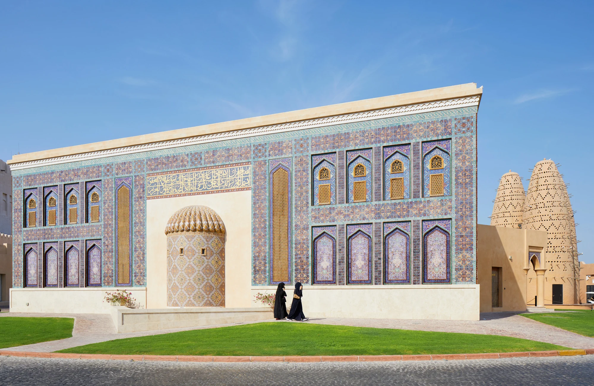 The,katara,mosque,with,pigeon,towers,on,the,right,in