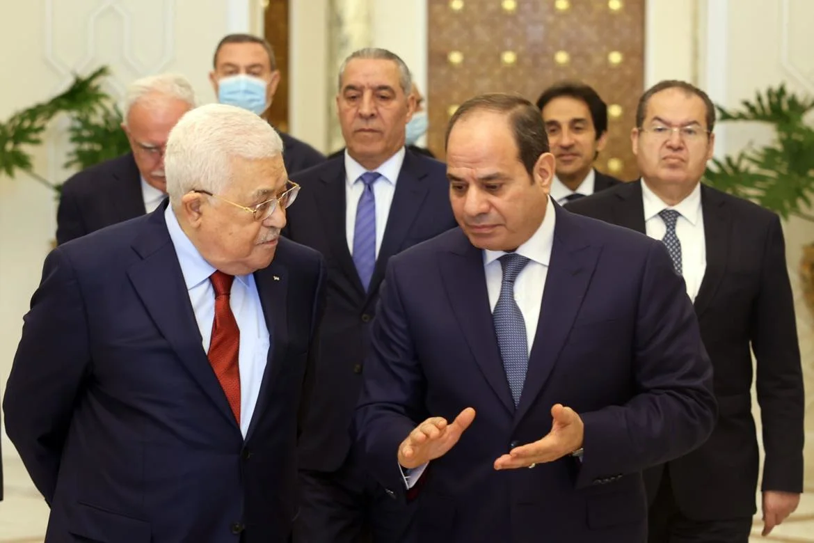 נשיא מצרים עבד אל-פתאח א-סיסי ויו''ר הרשות הפלסטינית אבו מאזן