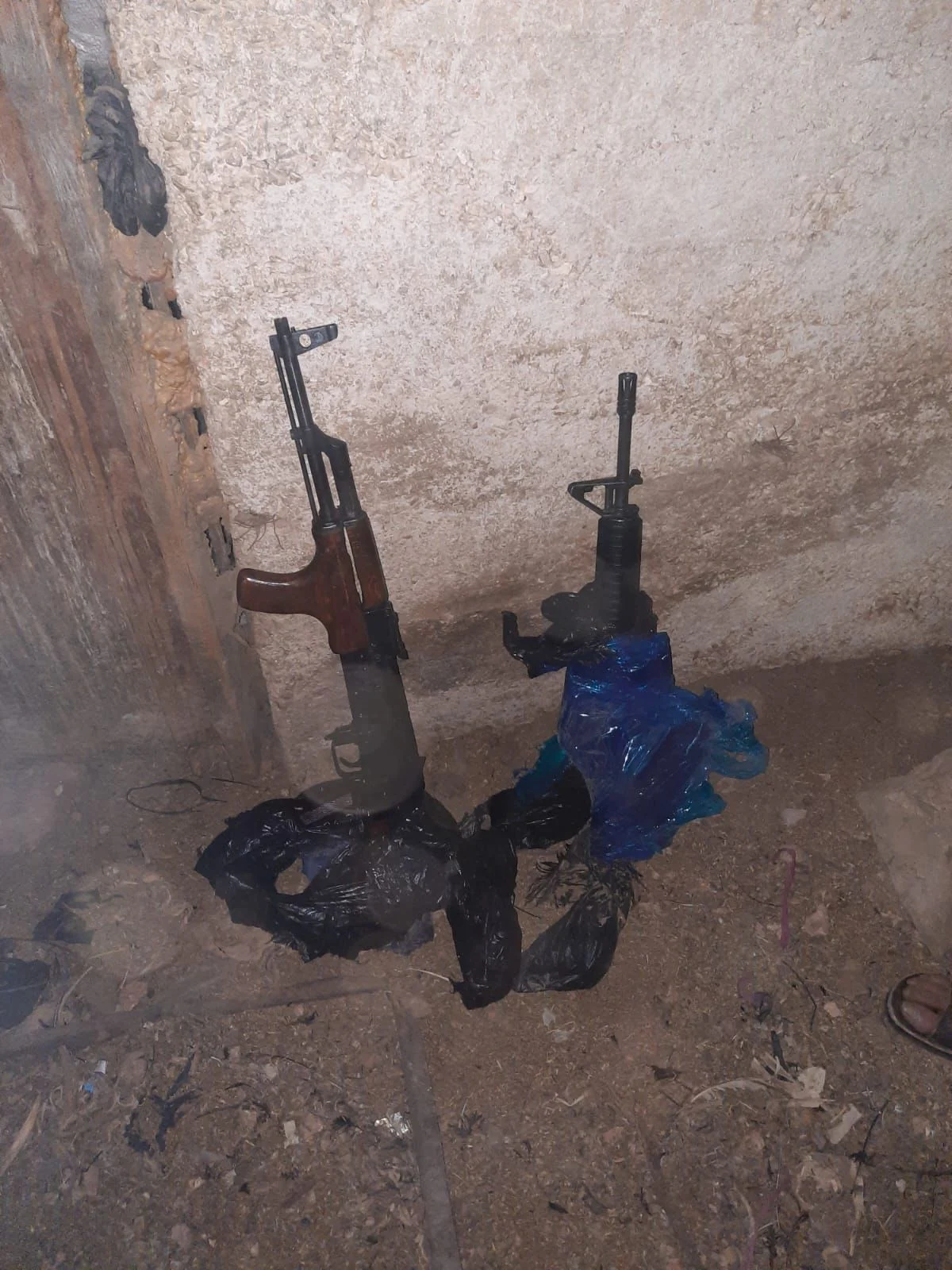 נשקים ואמצעי לחימה שנתפסו במסגרת המעצרים