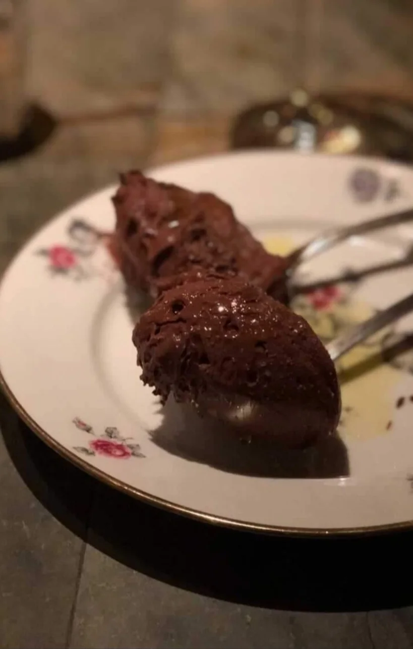 מוס שוקולד עם טונקה ושמן זית של אסף גרניט