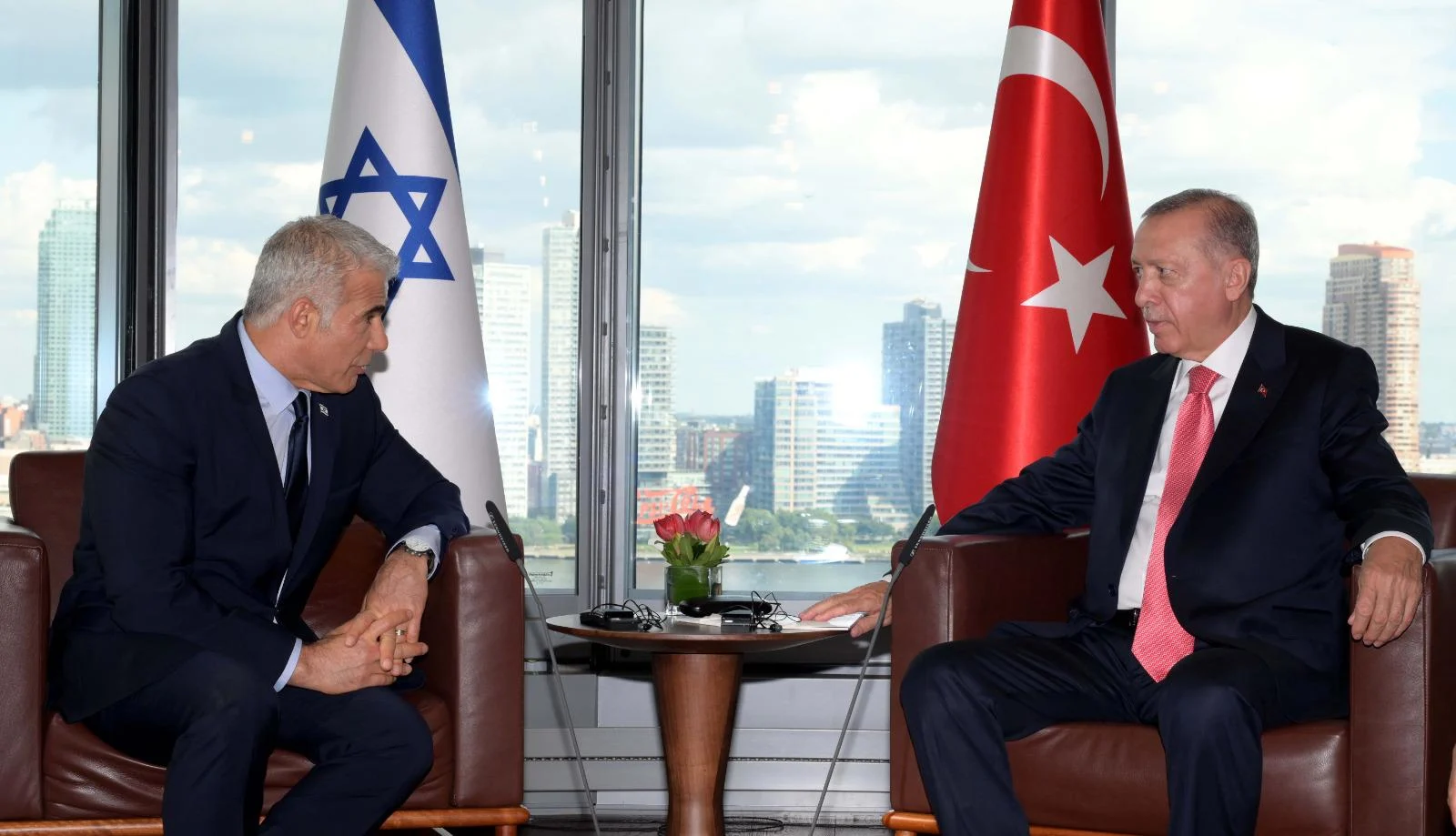 רה''מ יאיר לפיד ונשיא טורקיה רג'פ טאיפ ארדואן בפגישתם בניו יורק