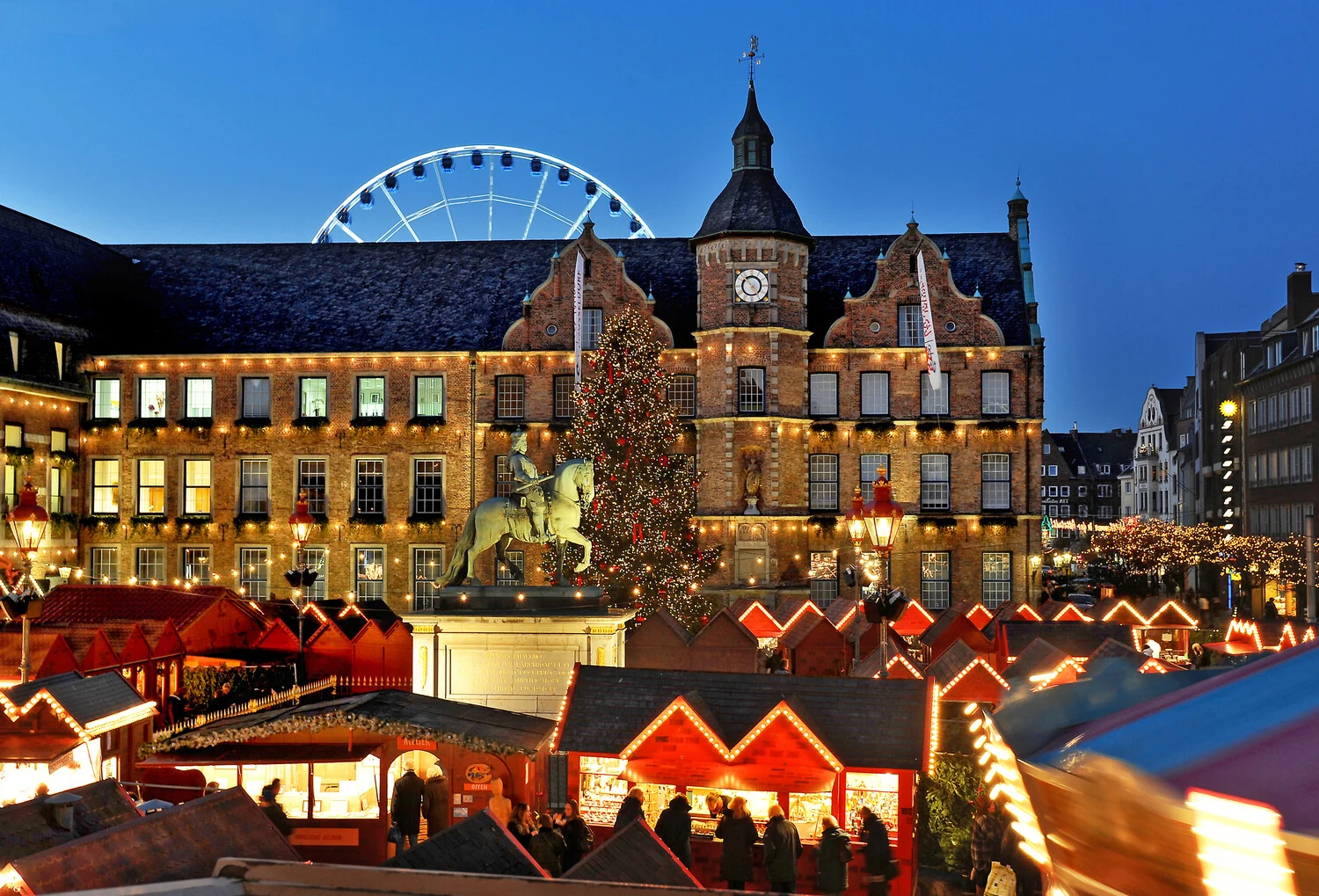 שוק חג המולד בדיסלדורף. צילום: © Düsseldorf Tourismus – Foto: U. Otte