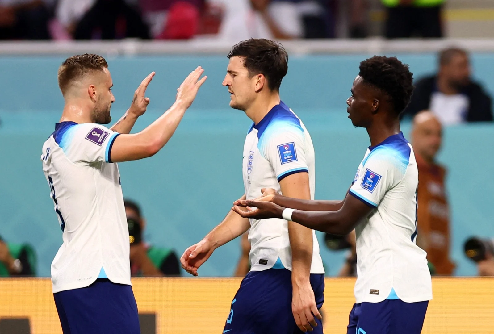 שחקני נבחרת אנגליה חוגגים את השער השני מול איראן