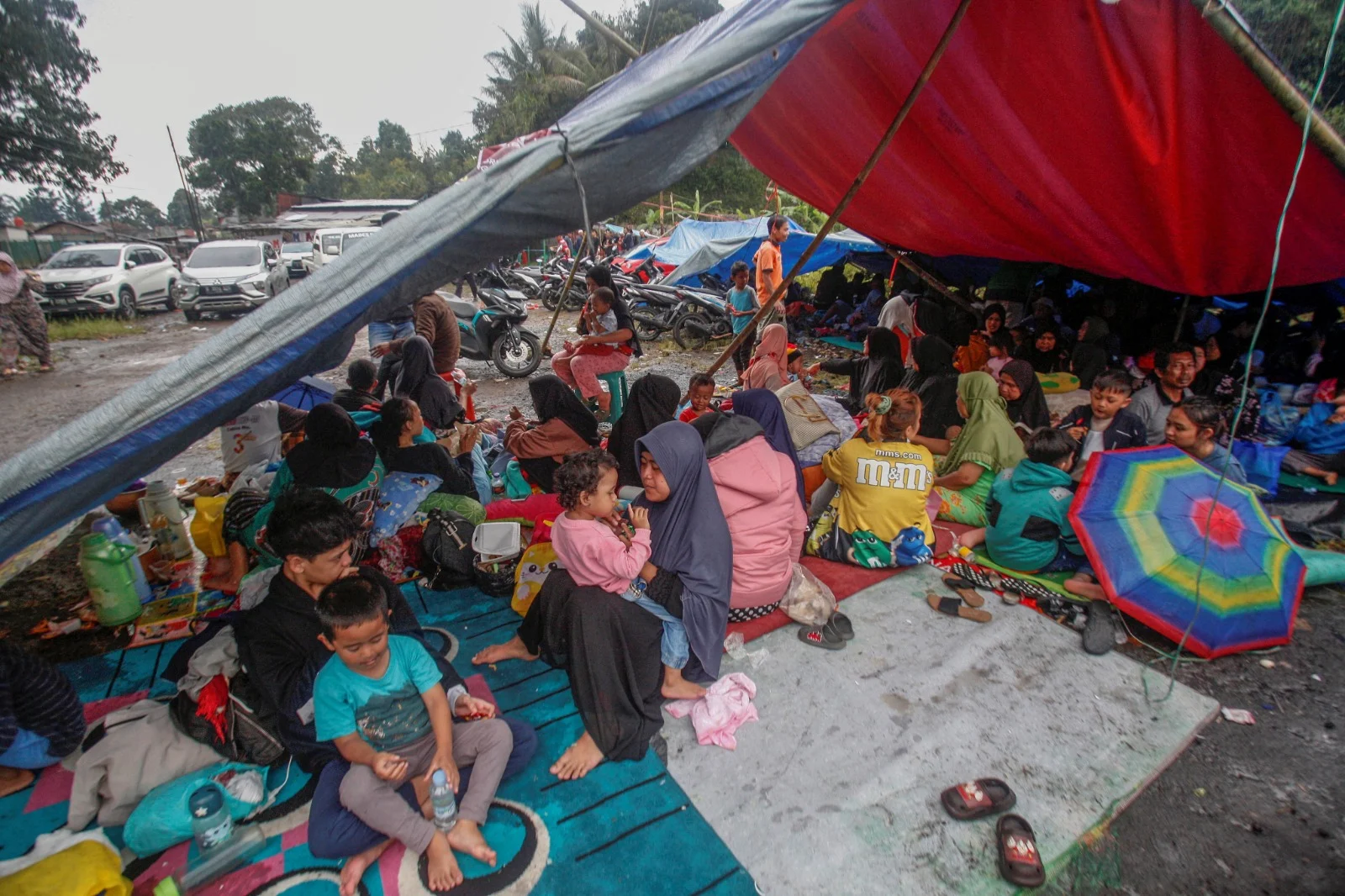 יותר מ-7,000 איבדו את בתיהם ברעידת אדמה באינדונזיה
