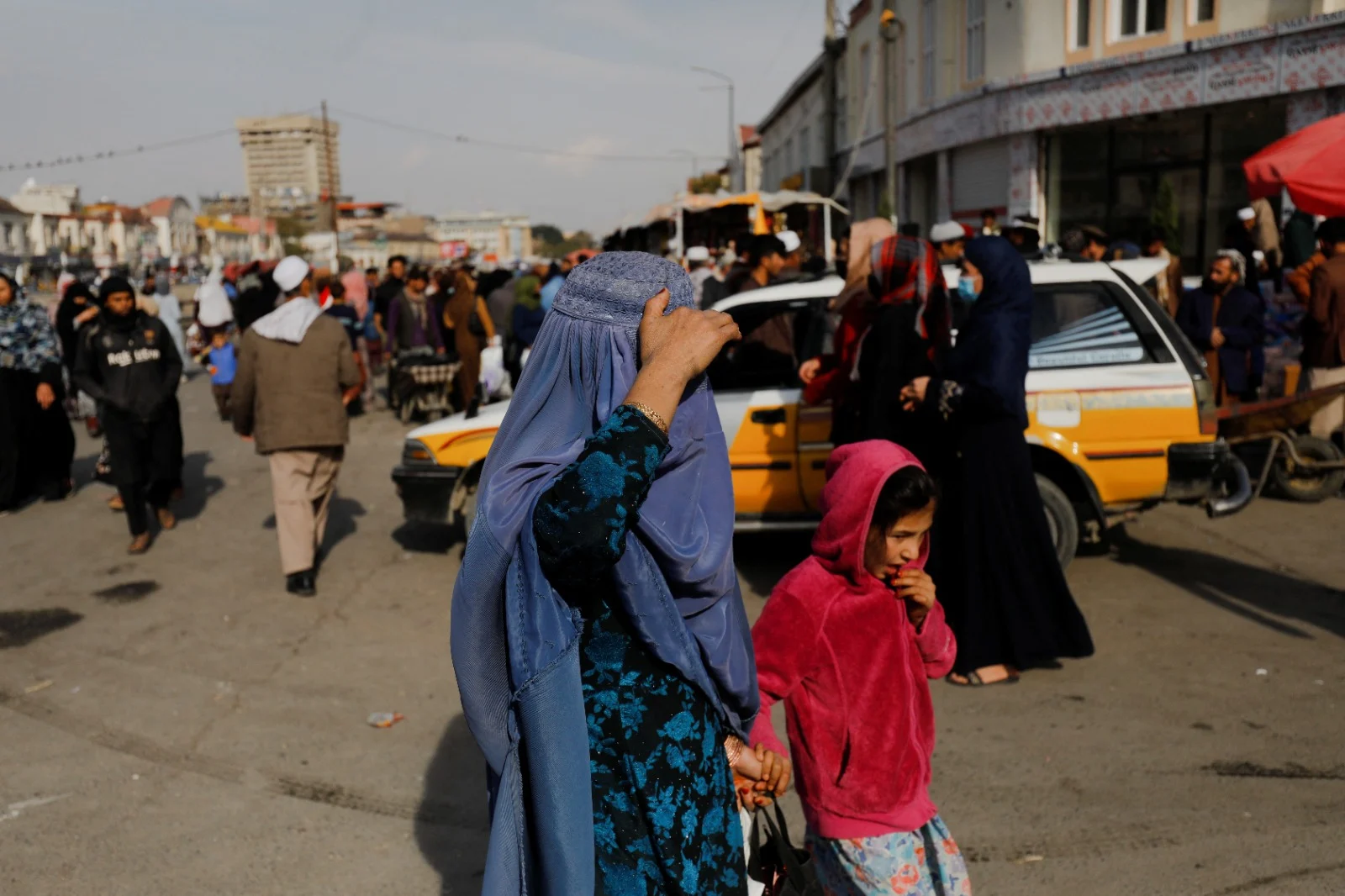 אזרחי אפגניסטן, ''הילדים שלנו בוכים ללא הפסקה''