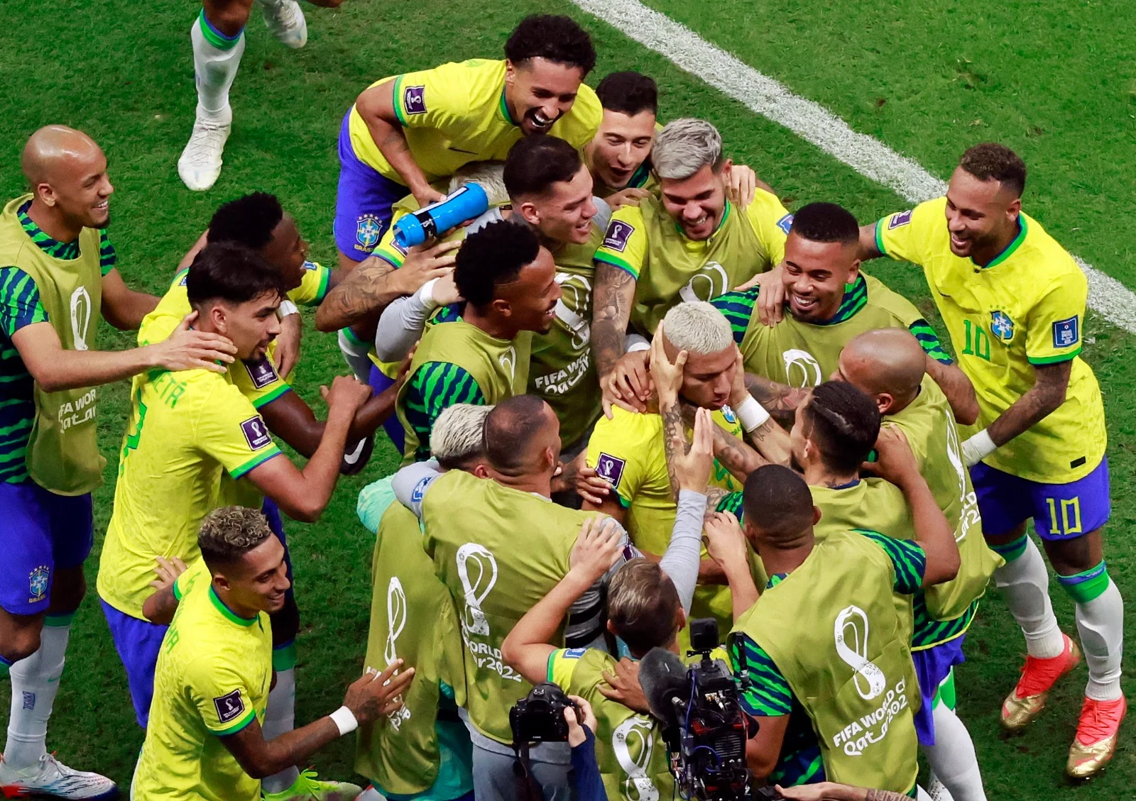 נבחרת ברזיל חוגגת ניצחון על סרביה מונדיאל 2022 בקטר