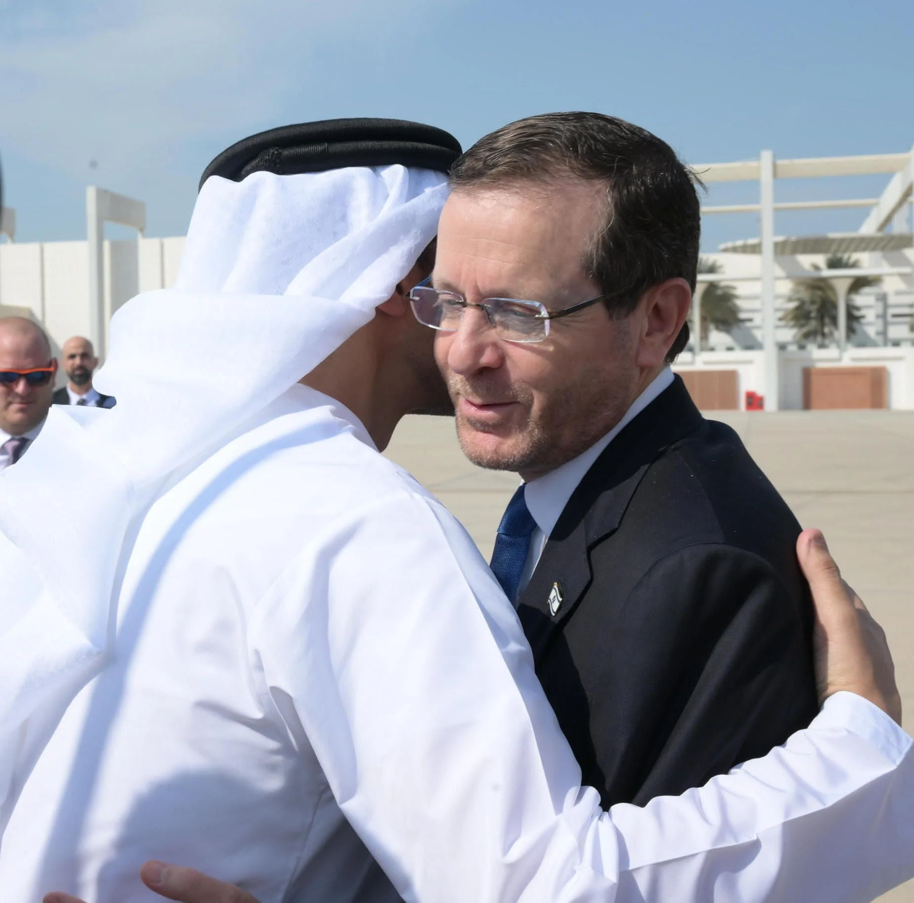 הנשיא הרצוג באבו דאבי עם שר החוץ של האמירויות, השייח' עבדאללה בן זאיד אאל נהיאן