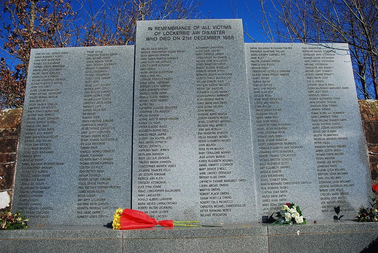 האנדרטה לזכר חללי אסון לוקרבי