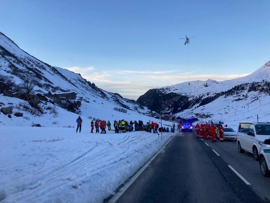 צוותי החילוץ באתר הסקי לך זורס באוסטריה, כל עשרת הנעדרים נמצאו בחיים