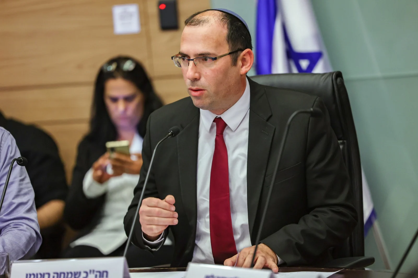 חבר הכנסת שמחה רוטמן בזמן הדיון בוועדה