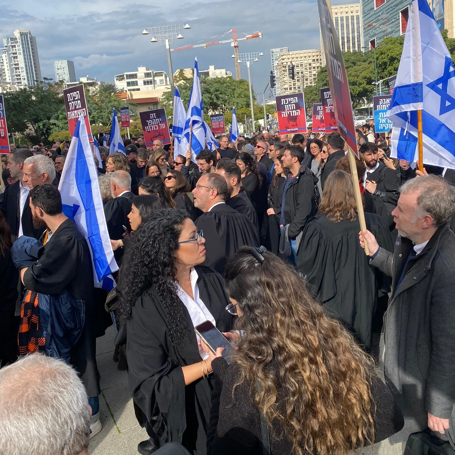 מחאת הגלימות מול בית משפט השלום תל אביב