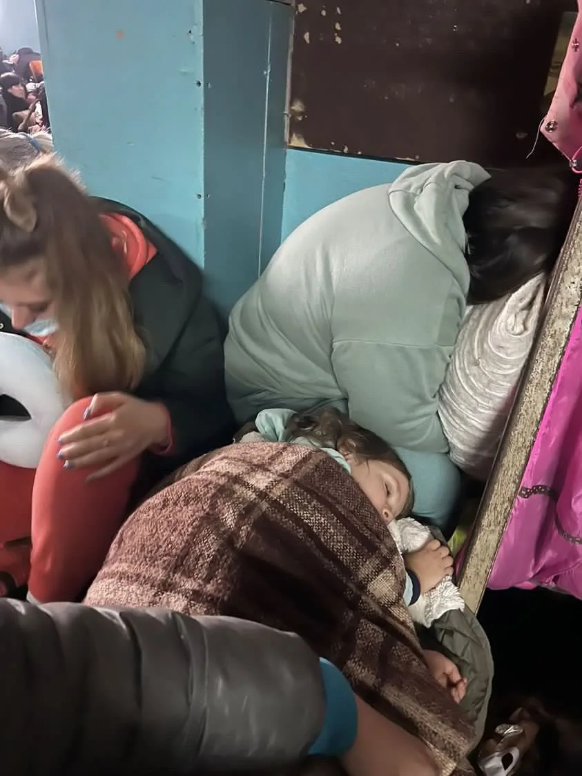 החיים באוקראינה, תחת טרור - בתוך המקלטים