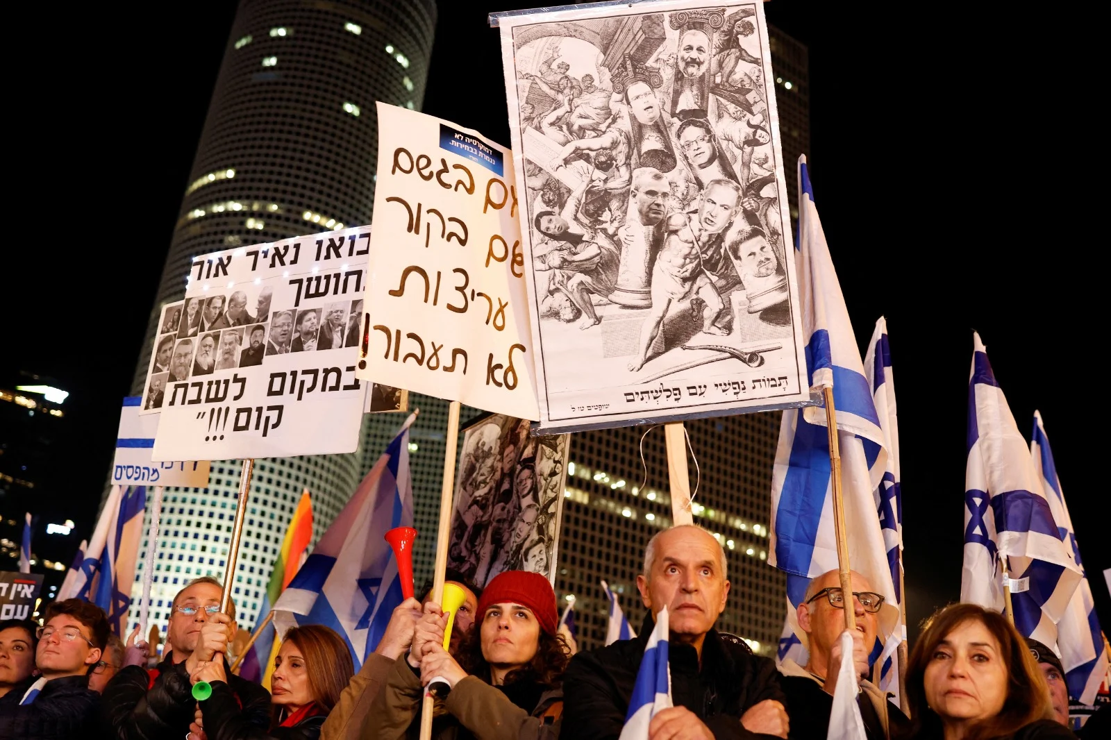 עשרות אלפים בתל אביב