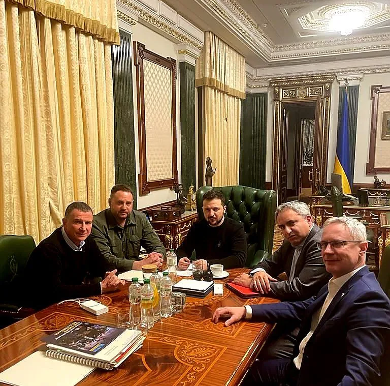 יולי אדלשטיין וזאב אלקין בפגישה עם נשיא אוקראינה זלנסקי