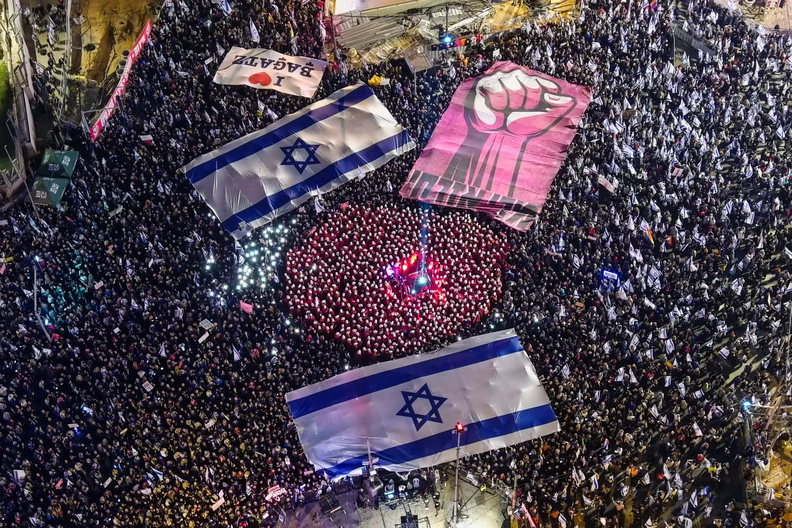 ההפגנה בתל אביב נגד המהפכה המשפטית הפגנות מחאה