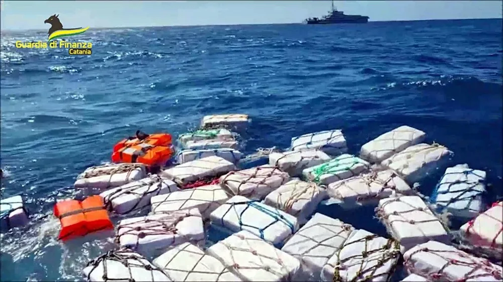 שני טון הקוקאין שצפו לחופי סציליה