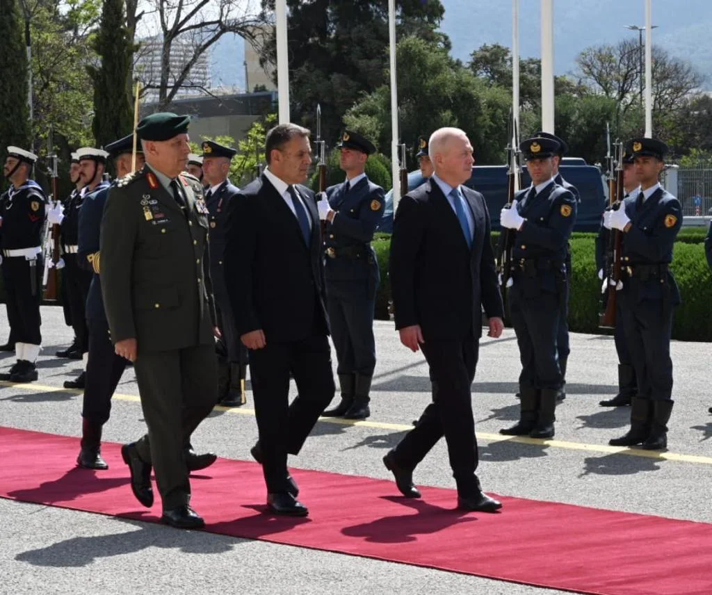 שר הביטחון יואב גלנט בביקור מדיני ביוון