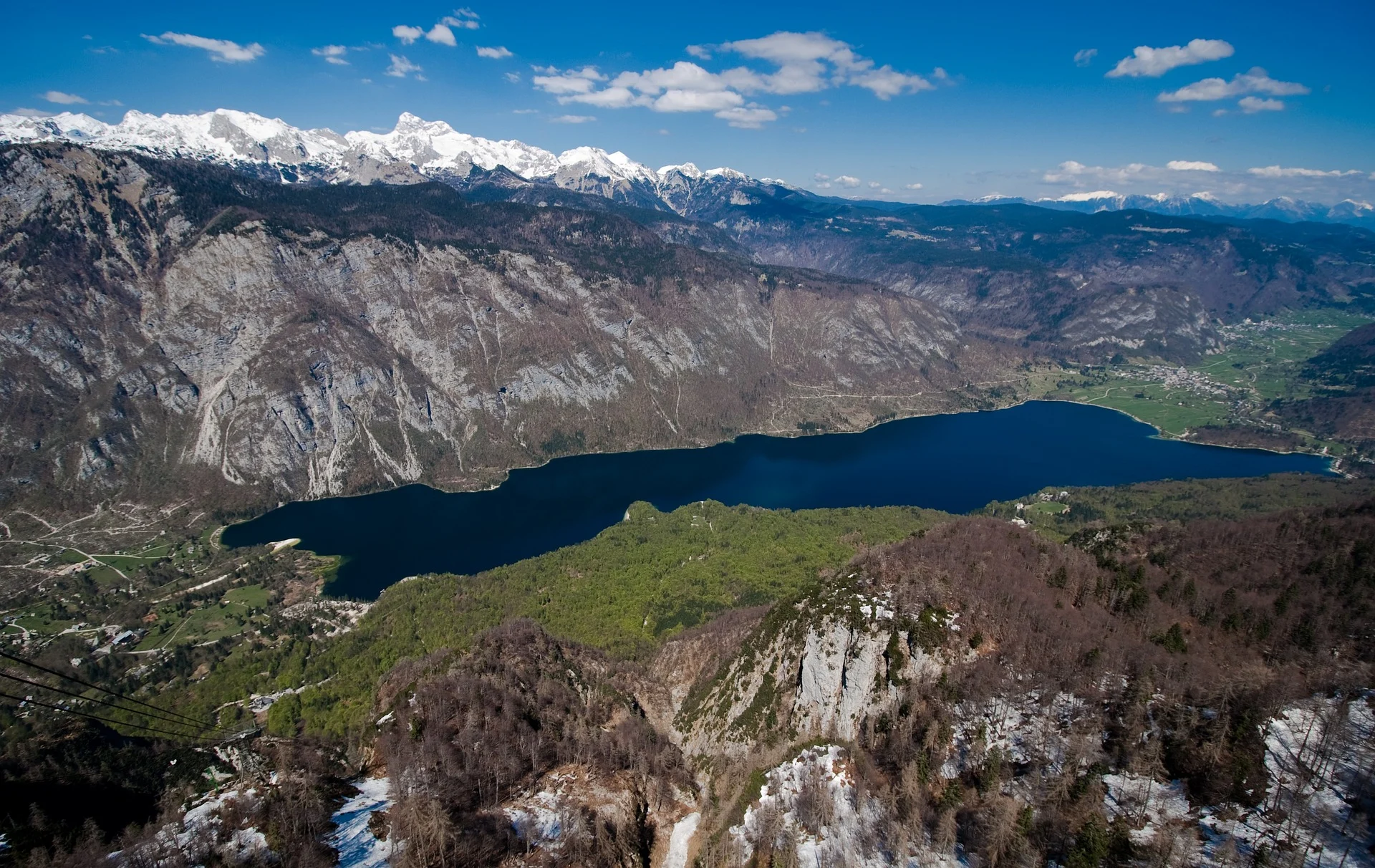 Slovenia הנוף של אגם בוהיני מהר ווגל