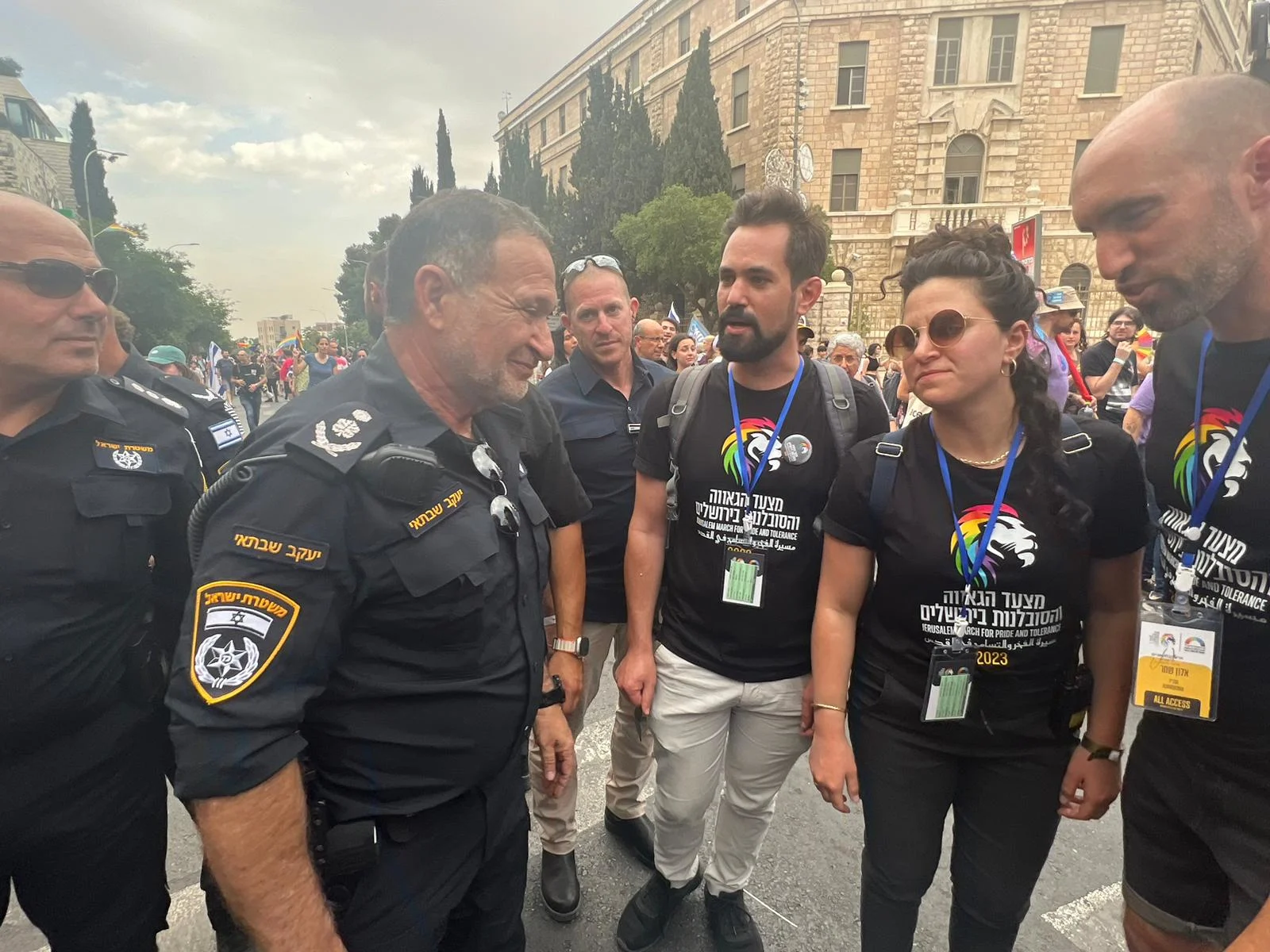 המפכ''ל קובי שבתאי במצעד הגאווה בירושלים