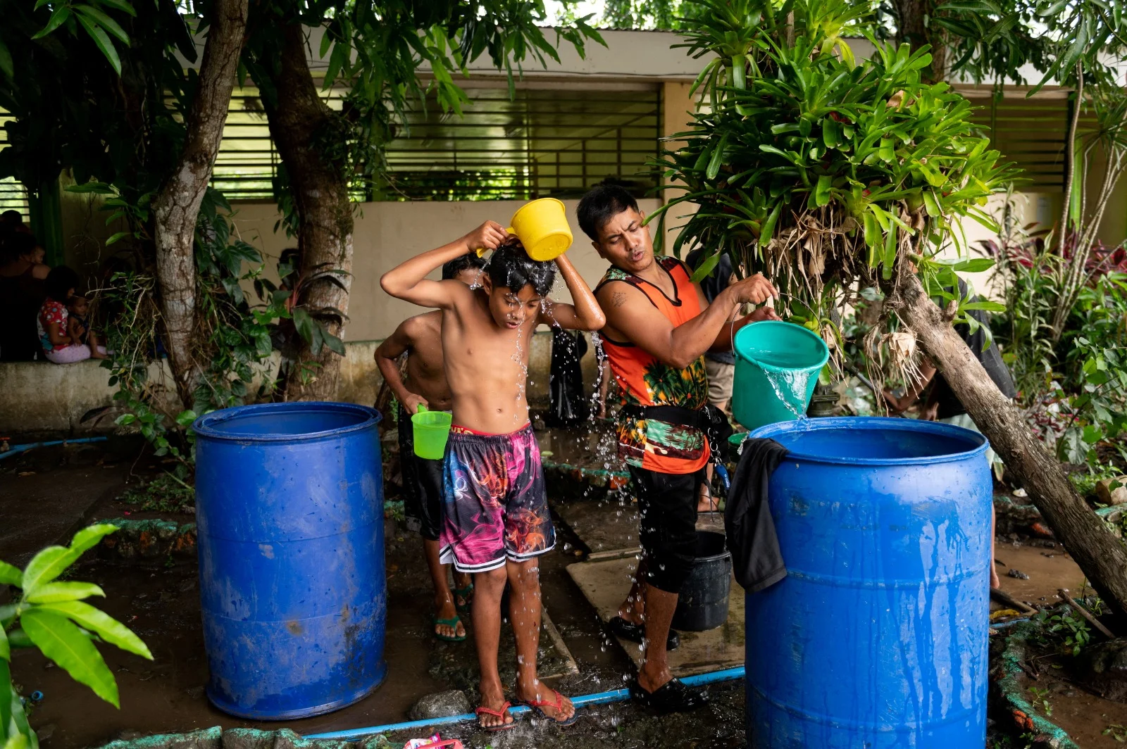 תושבים פיליפינים שפונו מבתיהם