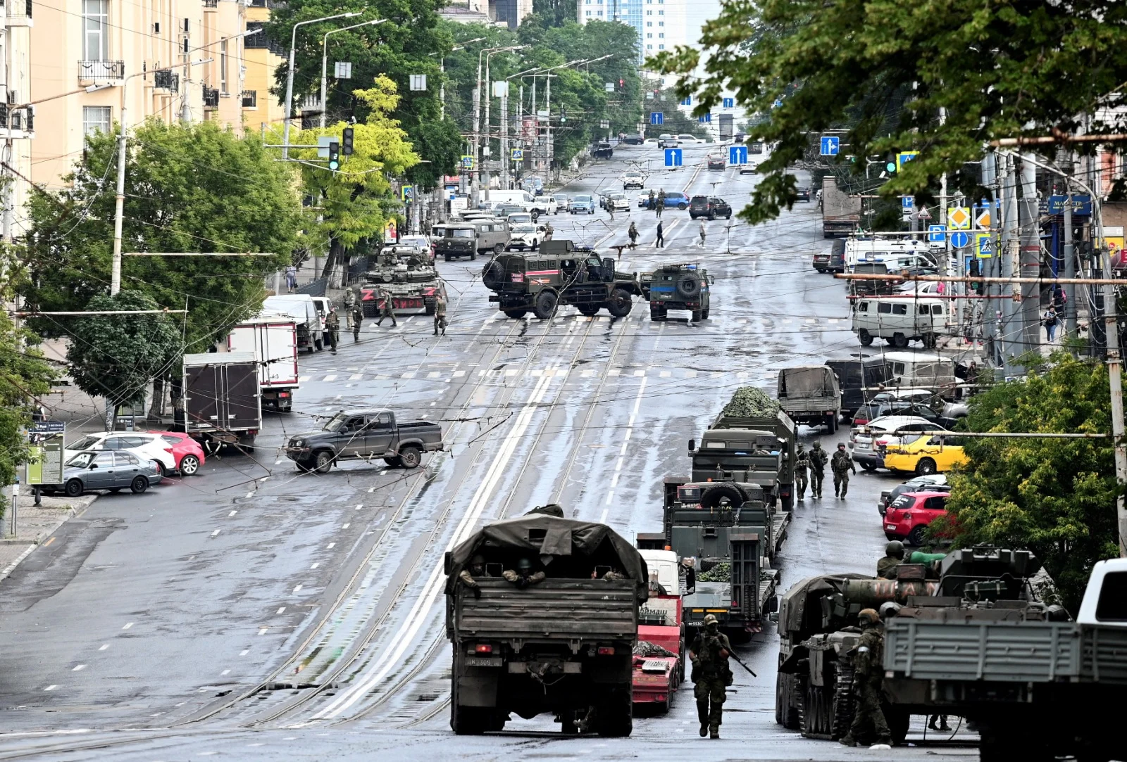 טנקים ברחובות רוסטוב רוסיה