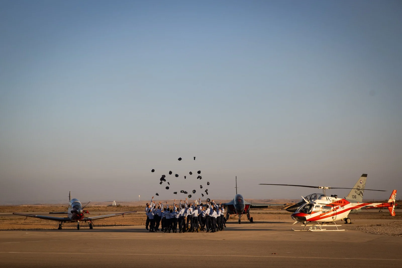 טקס סיום קורס טיס בבסיס חיל האוויר בחצרים