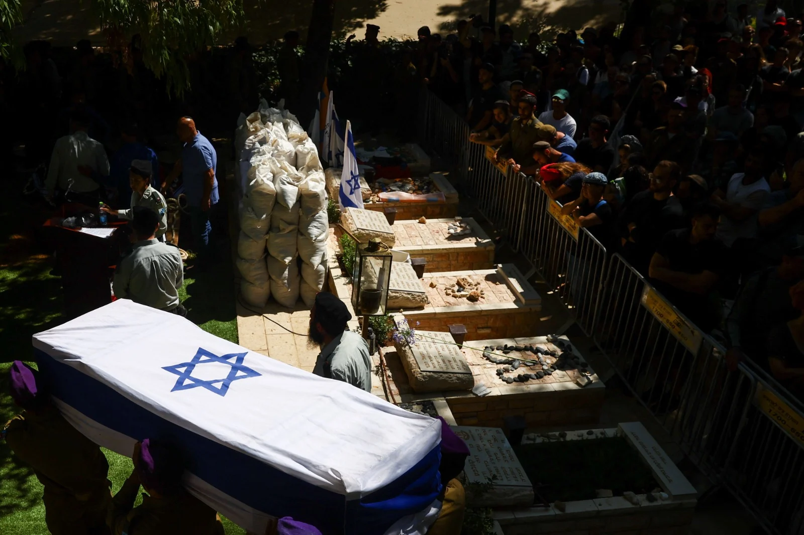 הלווייתו של סמ''ר שילה אמיר שנהרג בפיגוע ליד קדומים