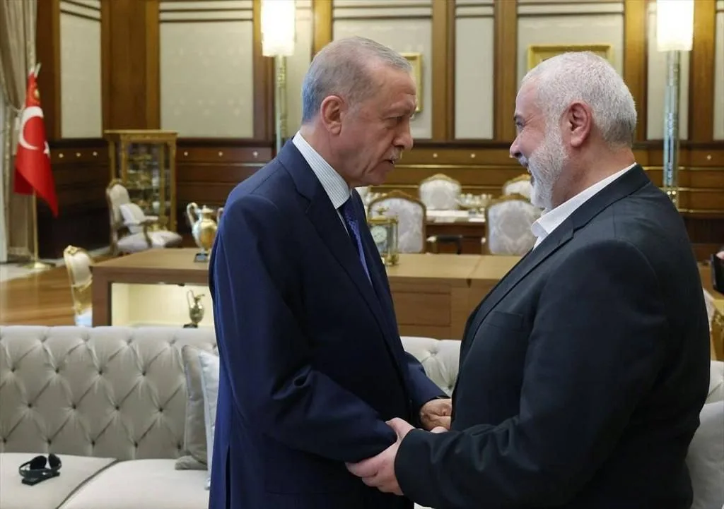 נשיא טורקיה ארדואן עם יו''ר הלשכה המדינית של חמאס, אסמאעיל הנייה