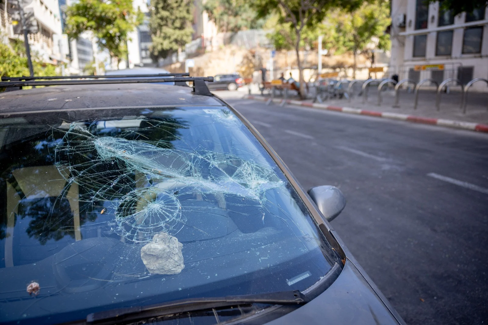 נזק למכונית במהומות בת''א אריתראה