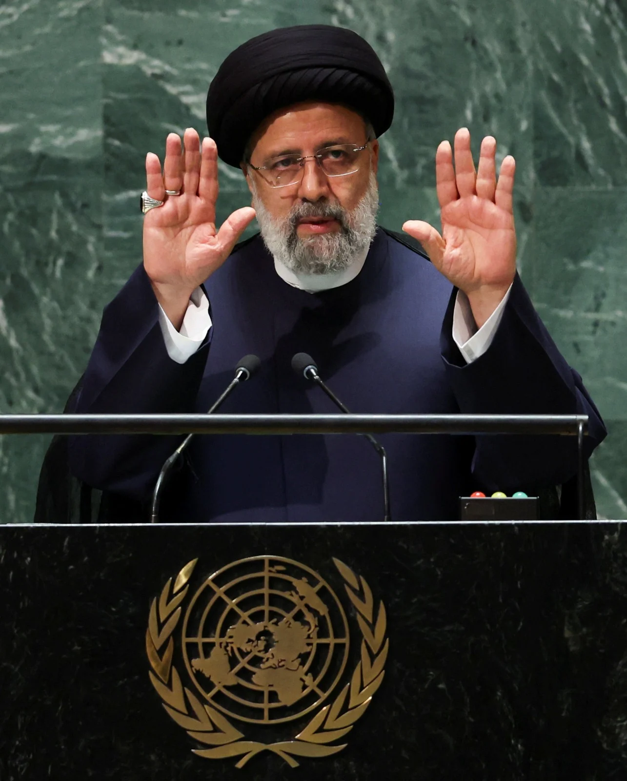 נשיא איראן ראיסי נואם בעצרת